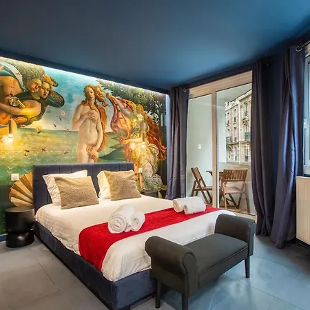 Arc De Triomphe Romantic Jacuzzi Saphir *