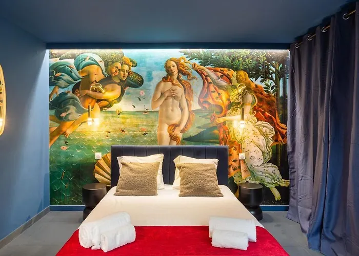 Arc De Triomphe Romantic Jacuzzi Saphir Апартаменты *