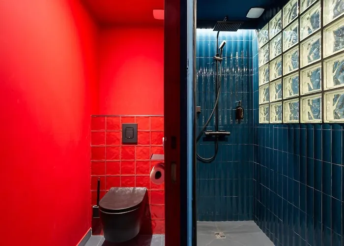 Апартаменты Arc De Triomphe Romantic Jacuzzi Saphir