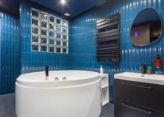 Arc De Triomphe Romantic Jacuzzi Saphir Апартаменты *