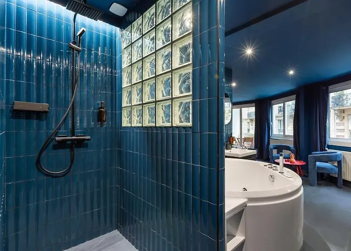 Arc De Triomphe Romantic Jacuzzi Saphir *